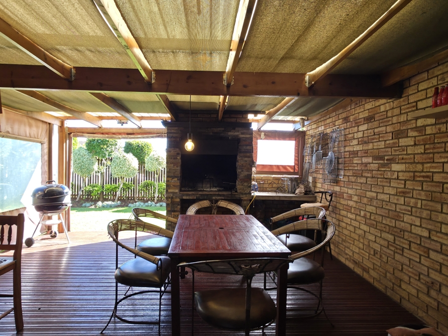 3 Bedroom Property for Sale in Wavecrest Eastern Cape